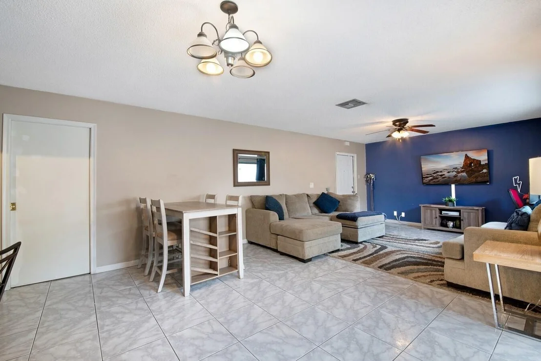 Photo of 2075 SW 24th Circle