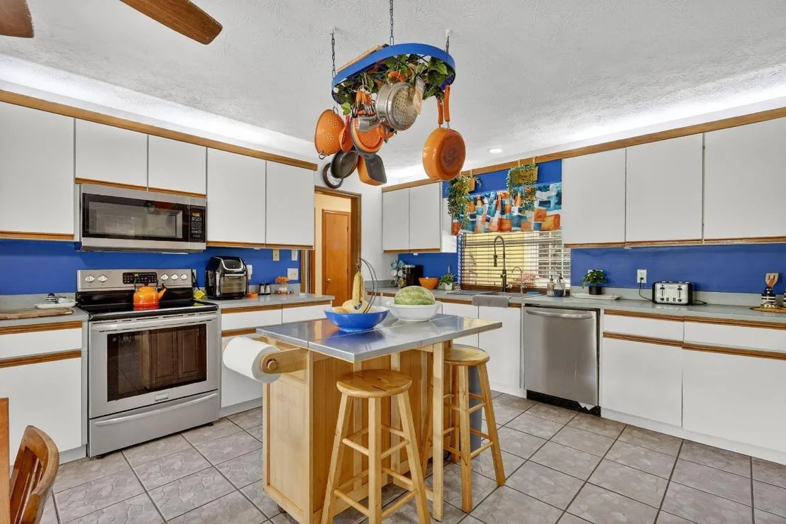 Photo of 600 Gopher Hill Road