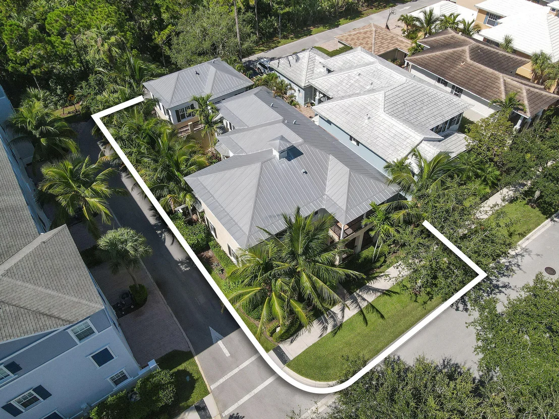 Photo of 256 W Bay Cedar Circle