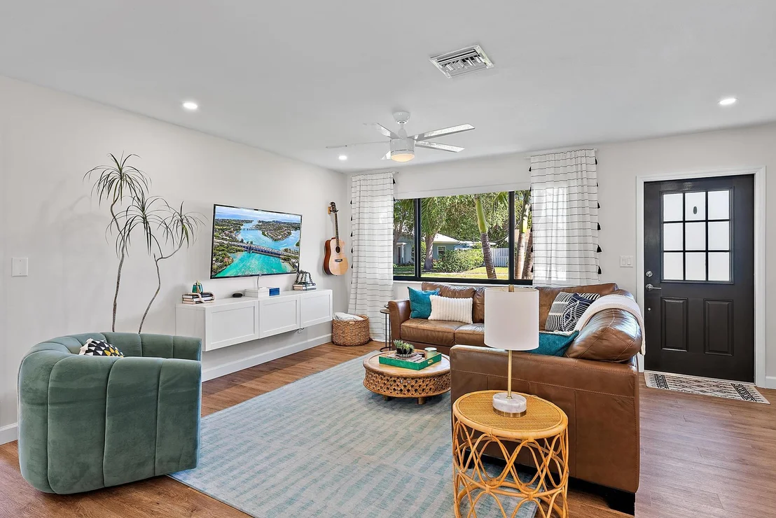 Photo of 925 Lighthouse Drive