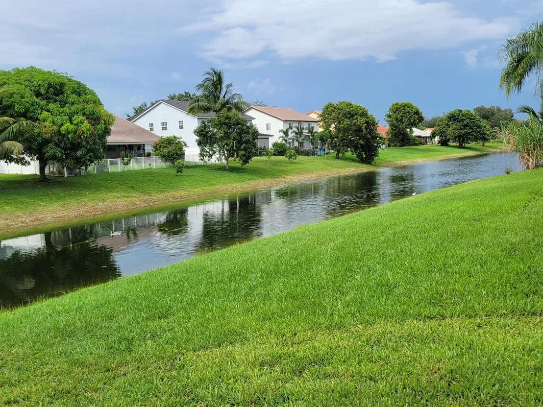 Photo of 10845 Palm Spring Drive