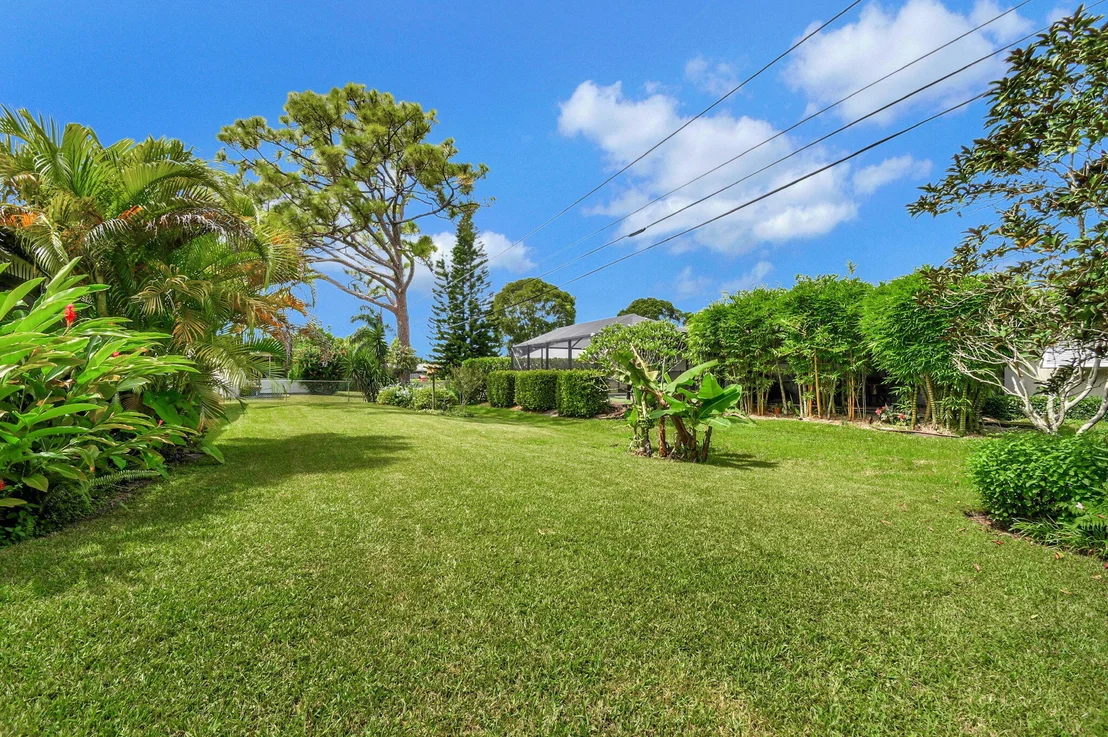 Photo of 8 W Cypress Road