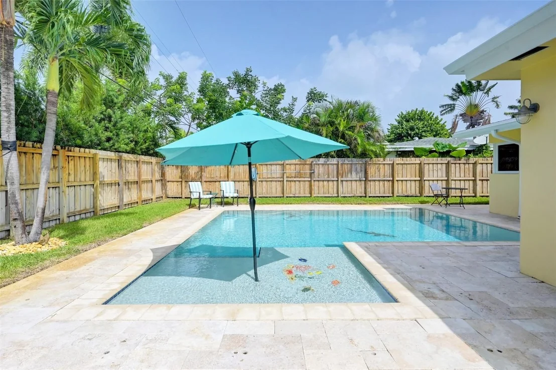 Photo of 807 SE 10th Terrace