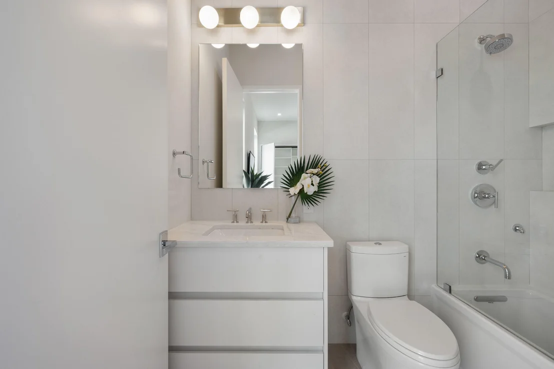 Photo of 800 Bond Way