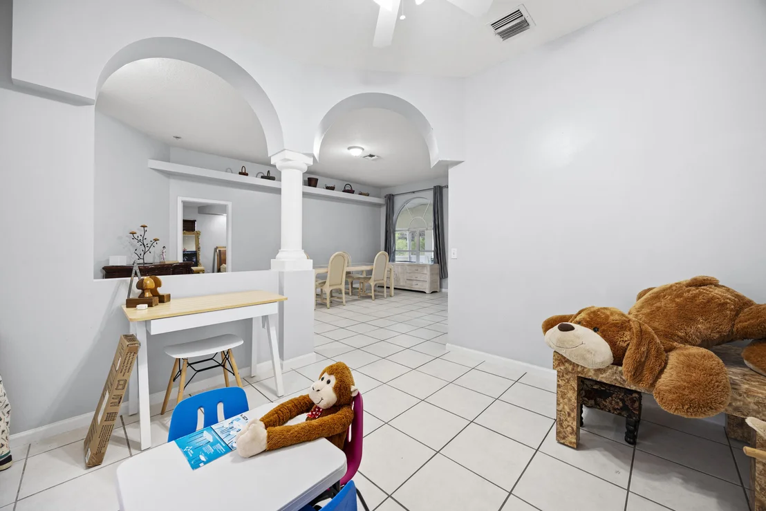 Photo of 4584 Windmill Road