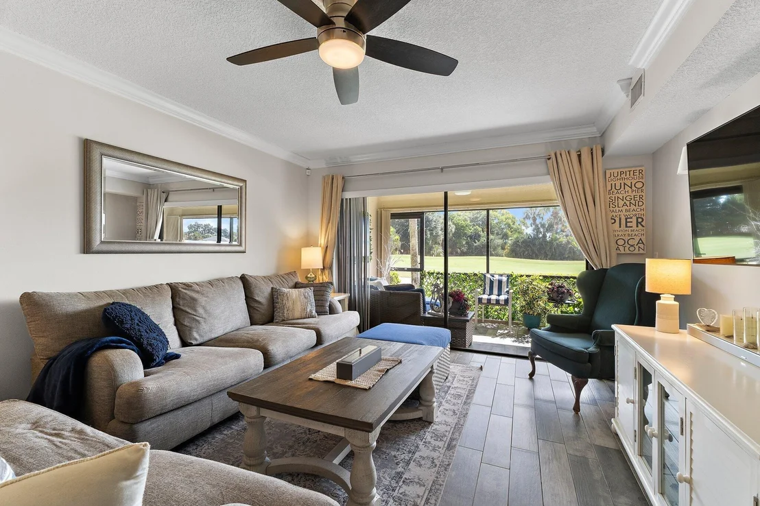 Photo of Unit B at 1201 Pinecrest Circle