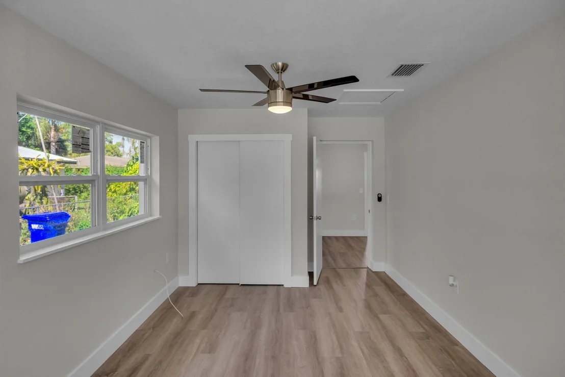 Photo of 817 SE 9th Court