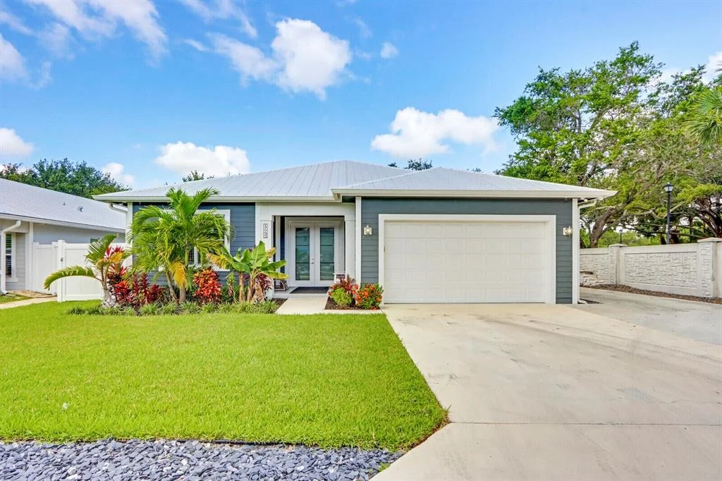 Photo of 17735 Cinquez Park Road W