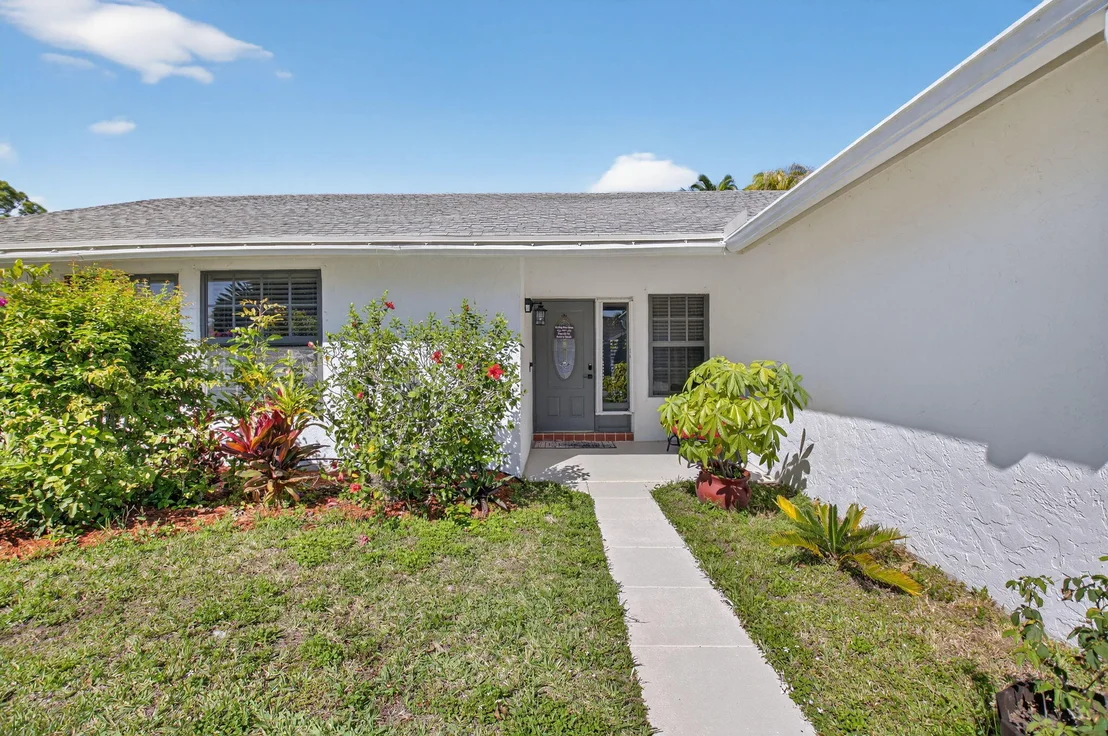 Photo of 19131 Fairlawn Way