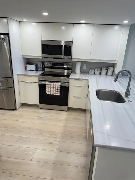 Photo of Unit 101B at 802 Cypress Boulevard