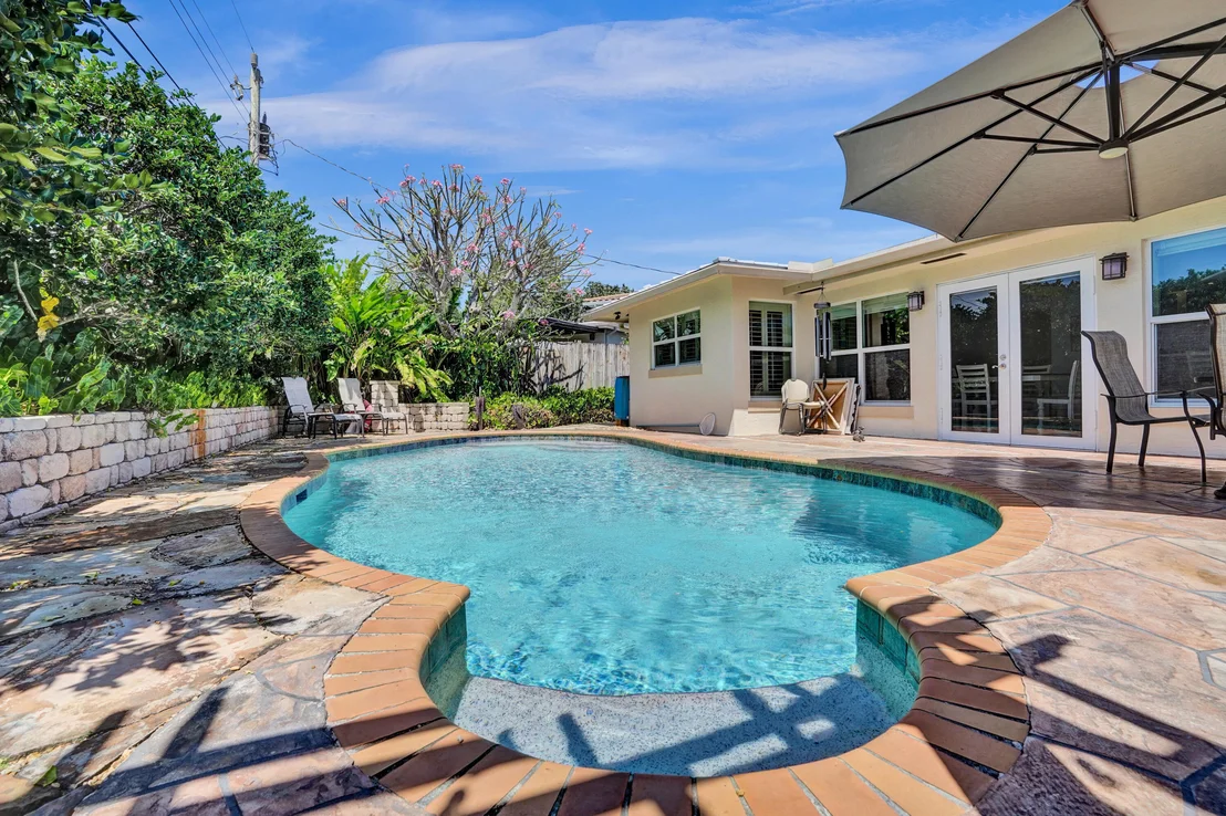 Photo of 445 SE 17th Terrace