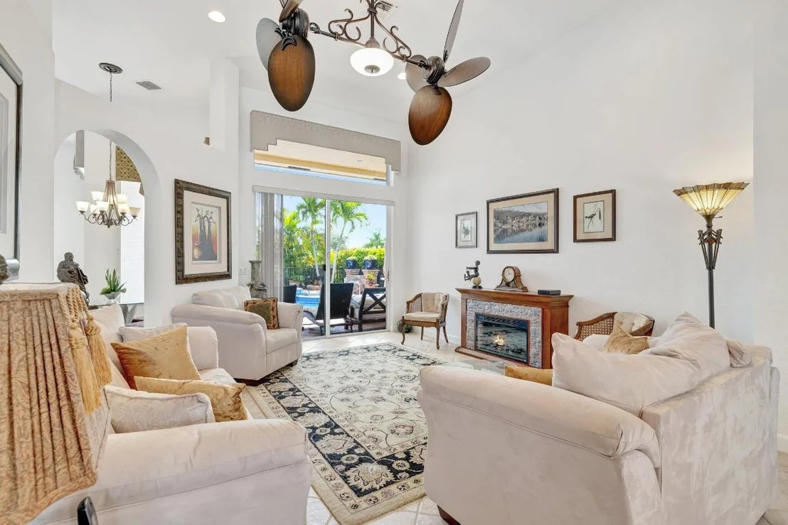Photo of 699 SW River Bend Circle
