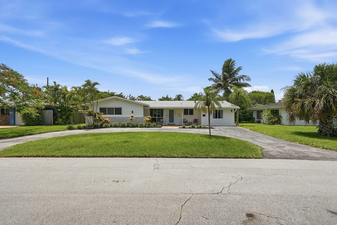 Photo of 807 SE 9 Terrace