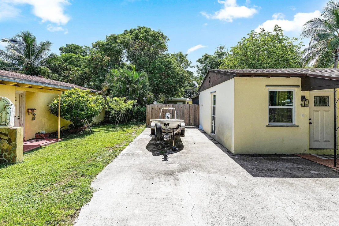 Photo of 3108 Clyde Road