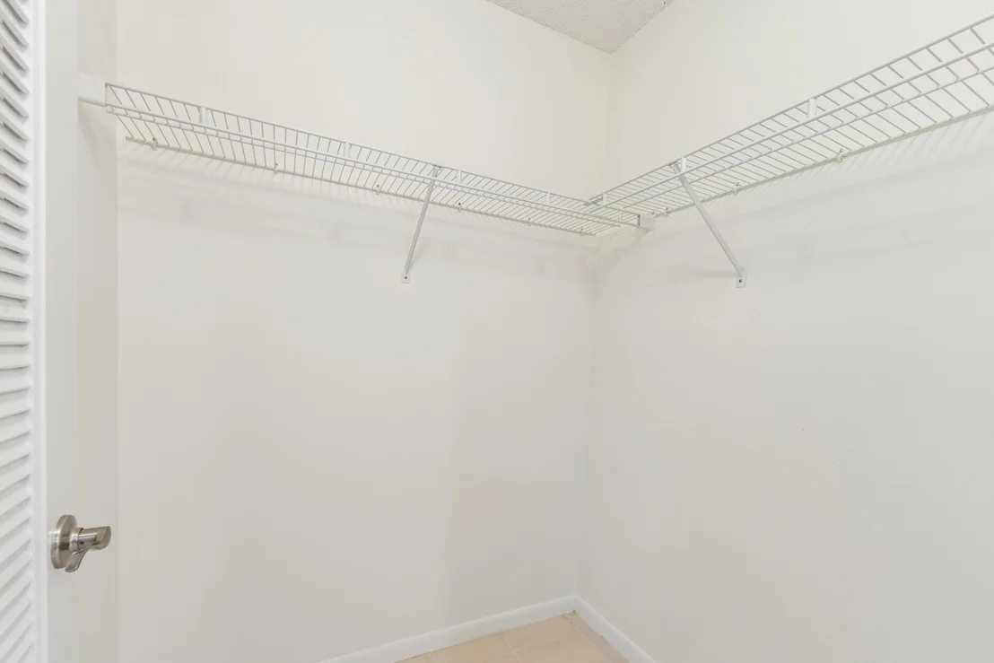 Photo of 7219 Le Chalet Boulevard