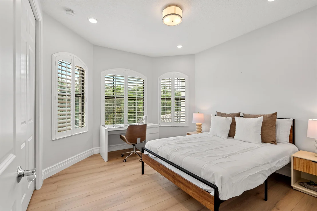 Photo of 9889 Bozzano Drive