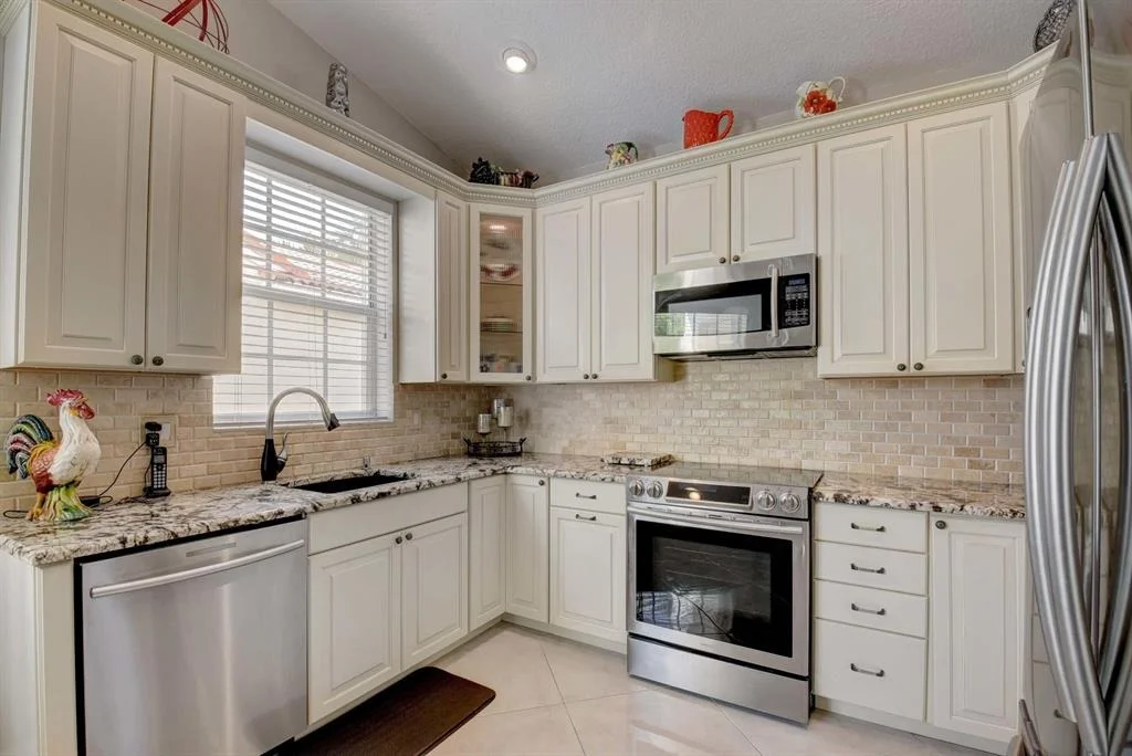 Photo of 6169 Heliconia Road