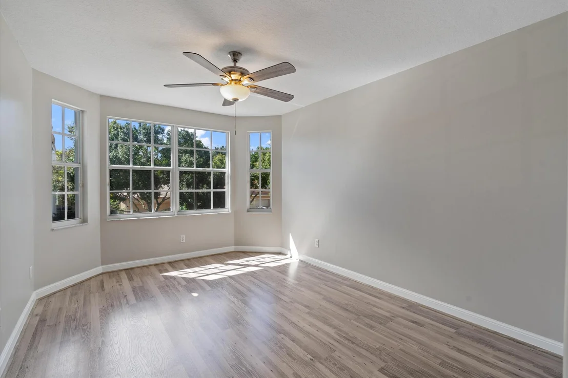 Photo of 4765 S Classical Boulevard