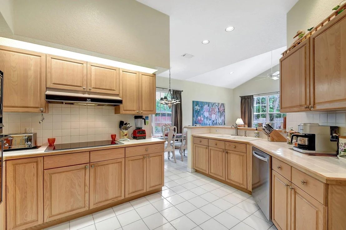 Photo of 2773 Hampton Circle S