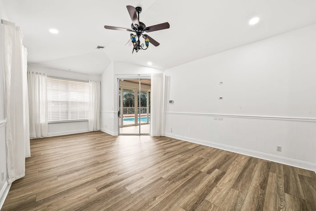Photo of 230 Eagleton Estate Boulevard