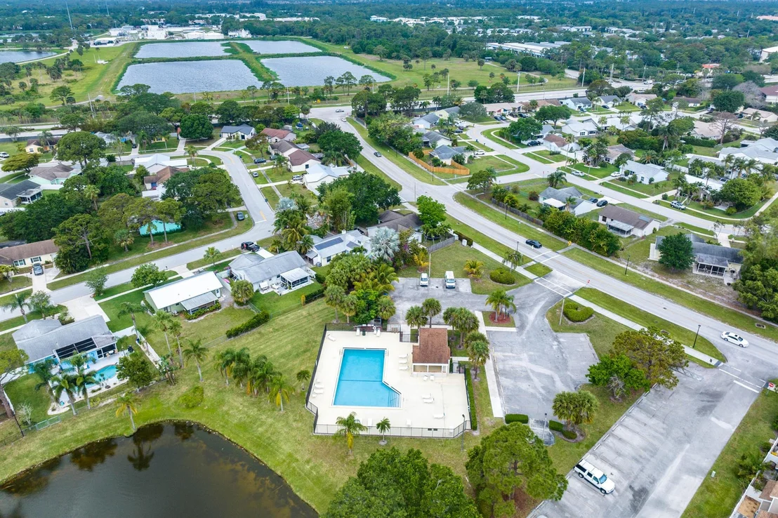 Photo of 165 Lakeside Drive