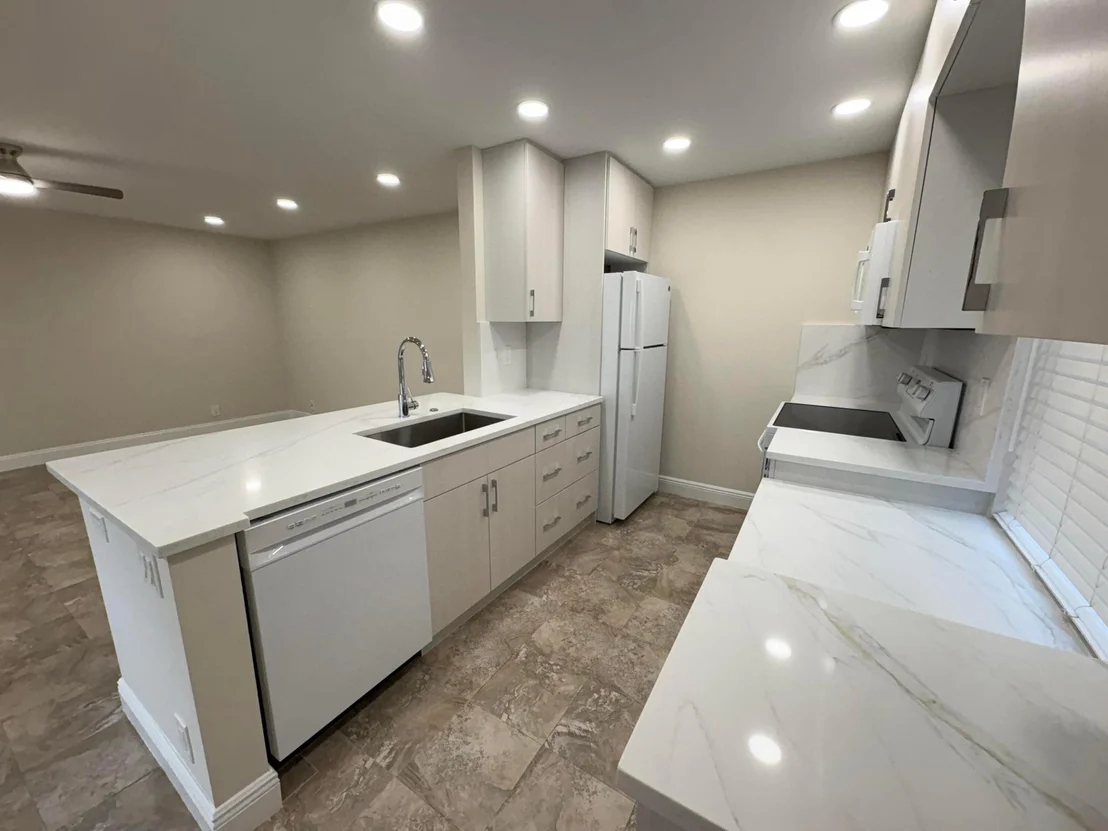 Photo of Unit 883 at 883 Normandy Lane