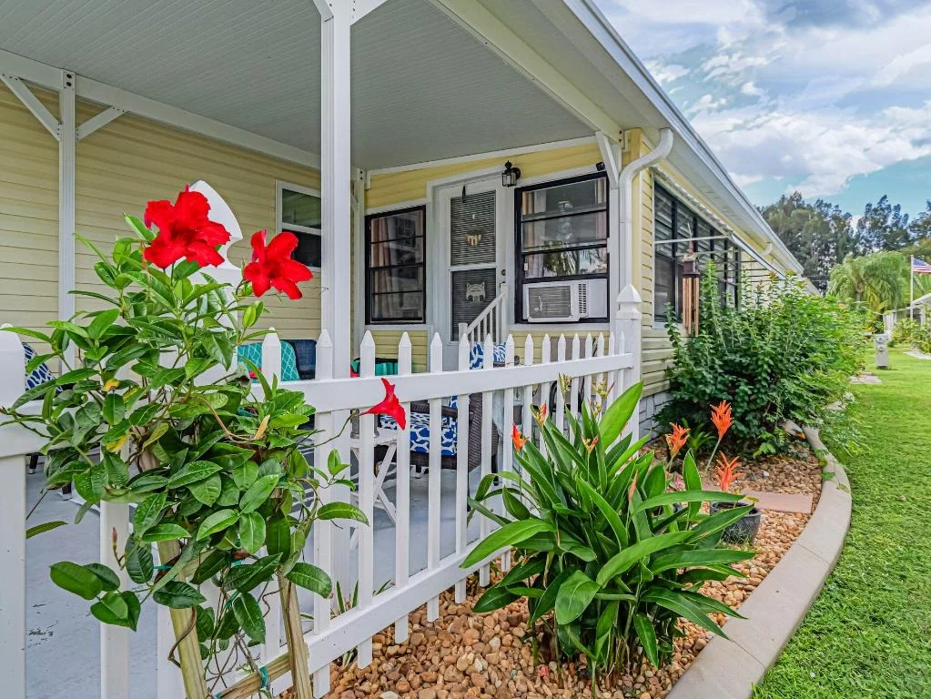 Photo of 409 Avocado Drive