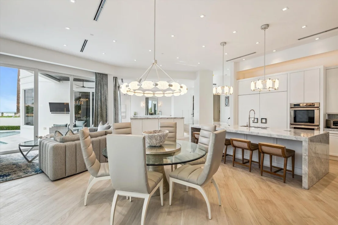 Photo of 2400 Bay Drive