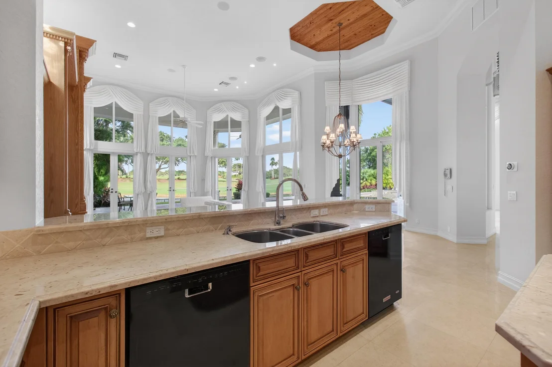 Photo of 331 MIZNER LAKE ESTATES Drive