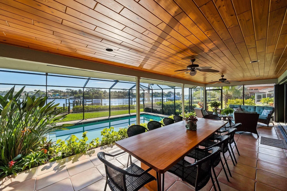 Photo of 41 SE Saddleback Road