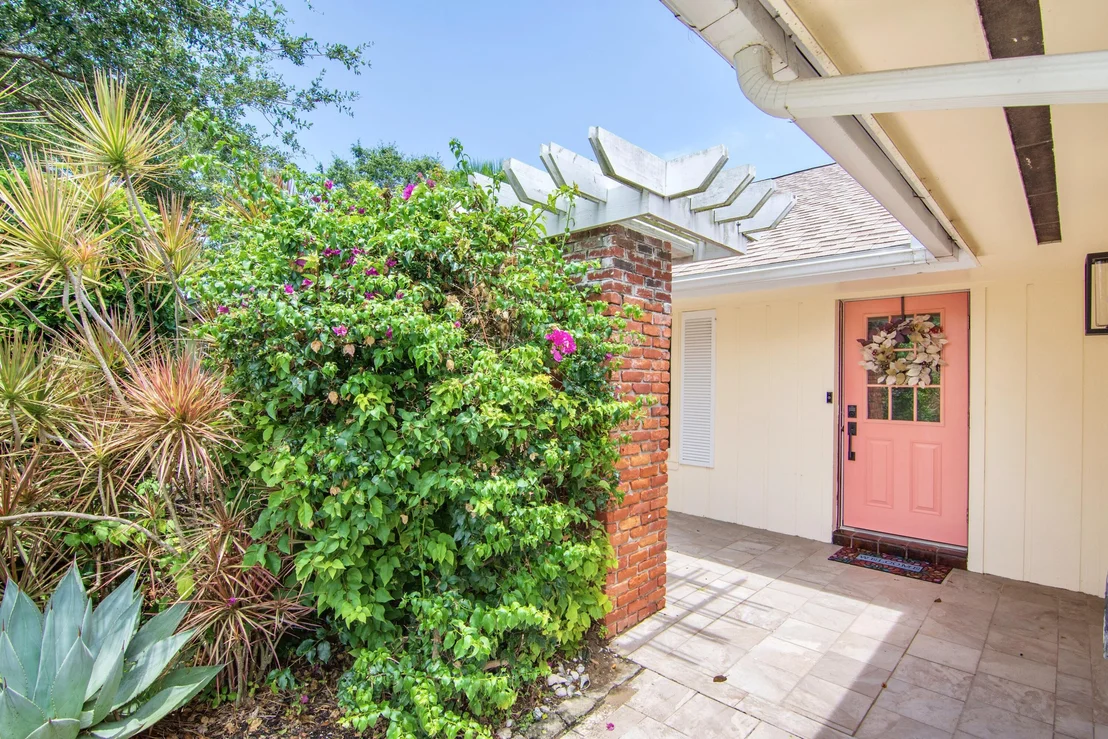 Photo of 1060 Clipper Road