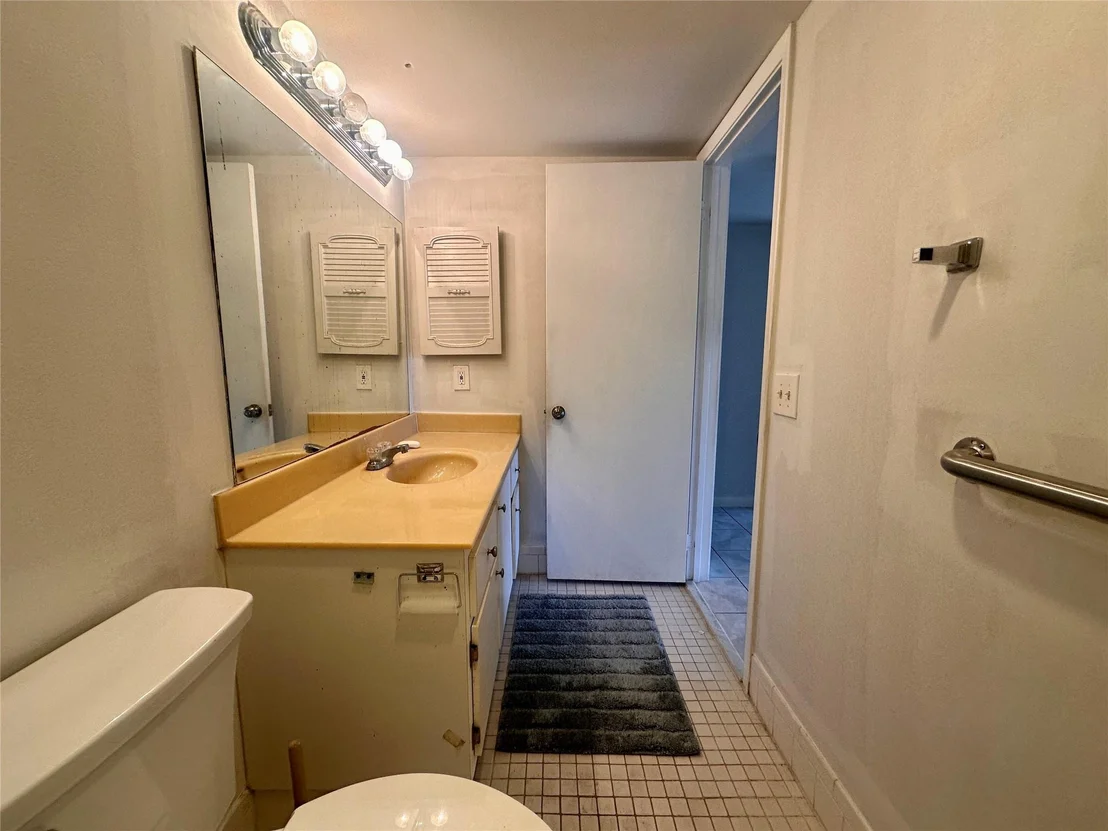Photo of Unit B2 at 1805 Eleuthera Point