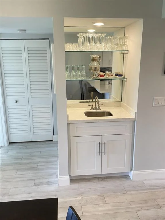 Photo of Unit F at 701 Pinecrest Circle