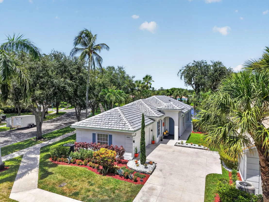 Photo of 4690 Hammock Circle
