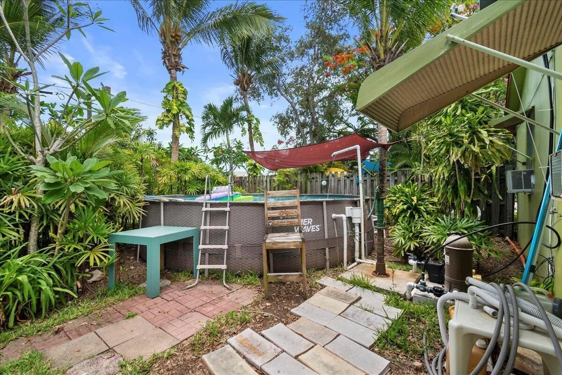 Photo of 1402 S Seacrest Boulevard