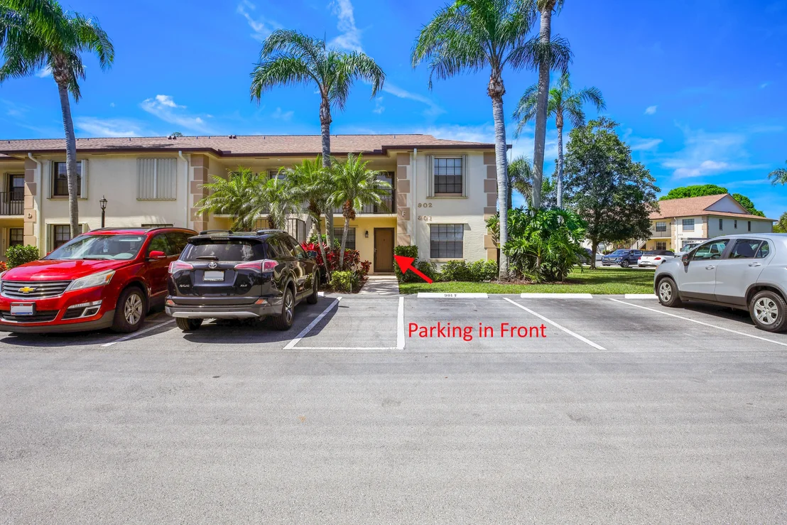 Photo of Unit F at 901 Pinecrest Circle