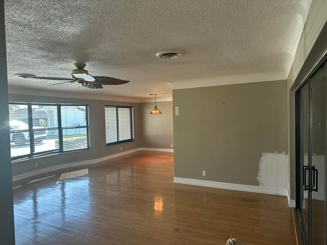 Photo of 563 NW 13th Drive
