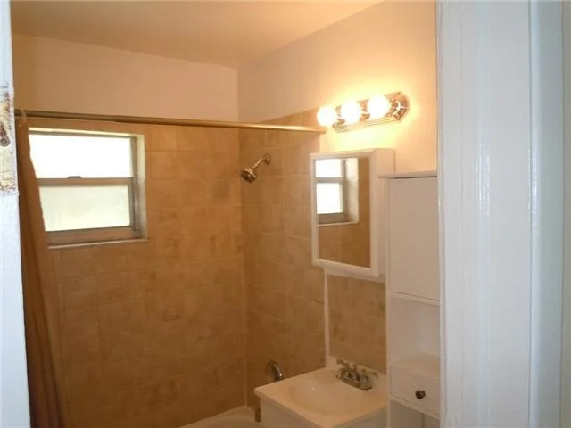 Photo of 911 Mango Drive