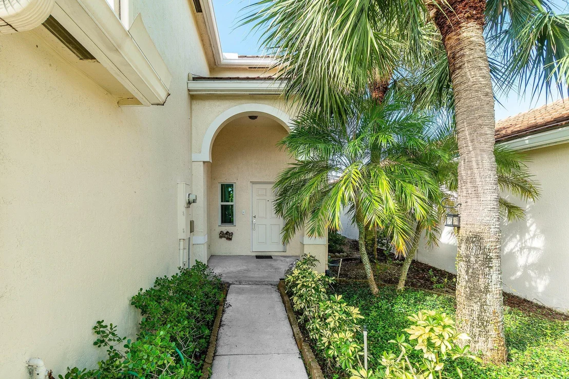 Photo of 6188 Spring Isles Boulevard
