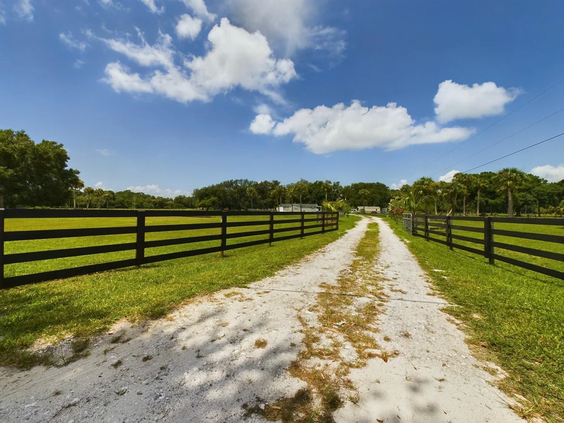 Photo of 945 Ellerbee Road