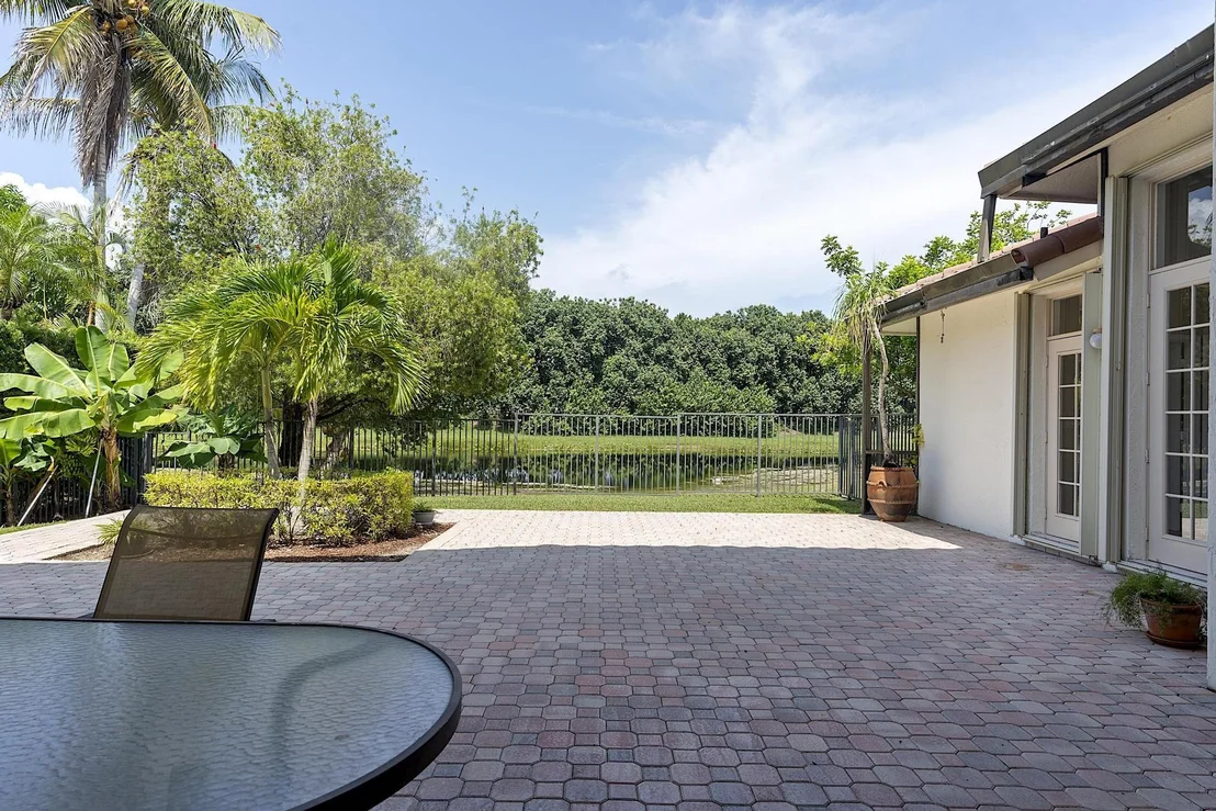 Photo of 875 Bayside Lane