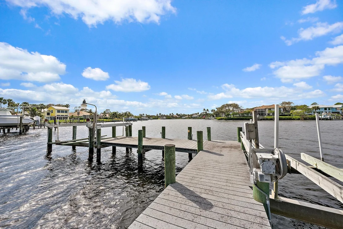 Photo of 18371 SE Lakeside Drive
