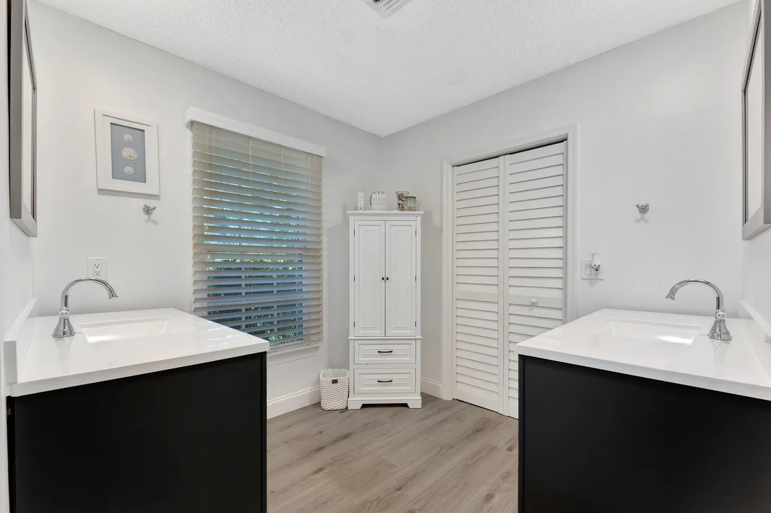 Photo of 12750 Oak Arbor Drive