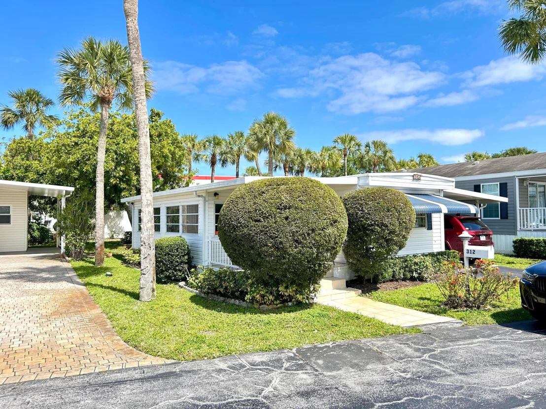 Photo of 312 Hibiscus Drive