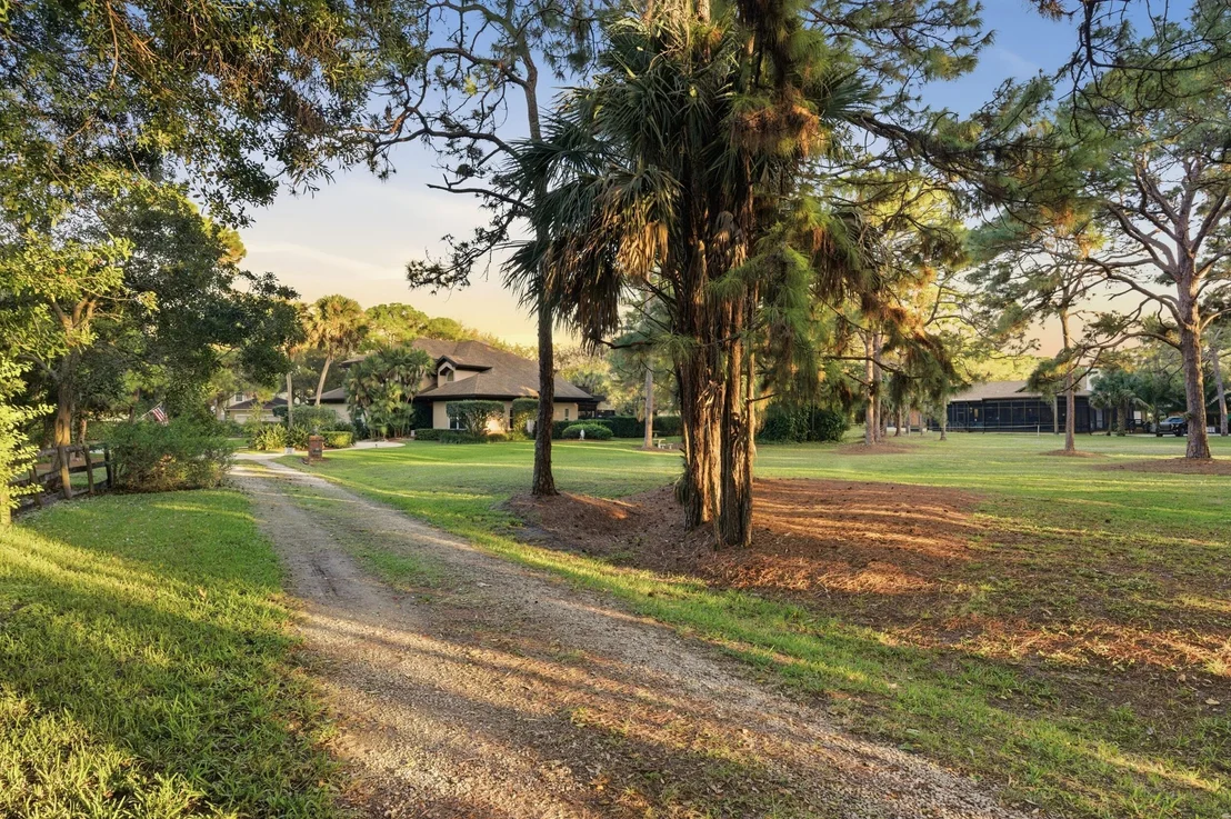Photo of 4838 Charlton Way