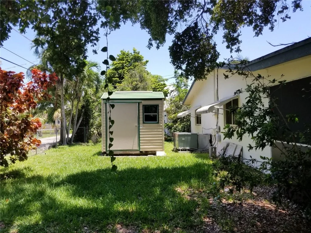 Photo of 817 NW 9th Avenue