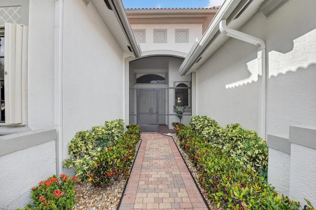 Photo of 9237 Isles Cay Drive