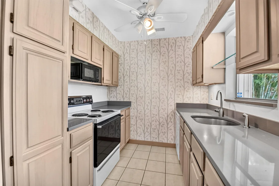 Photo of 129 GREENBRIER Drive