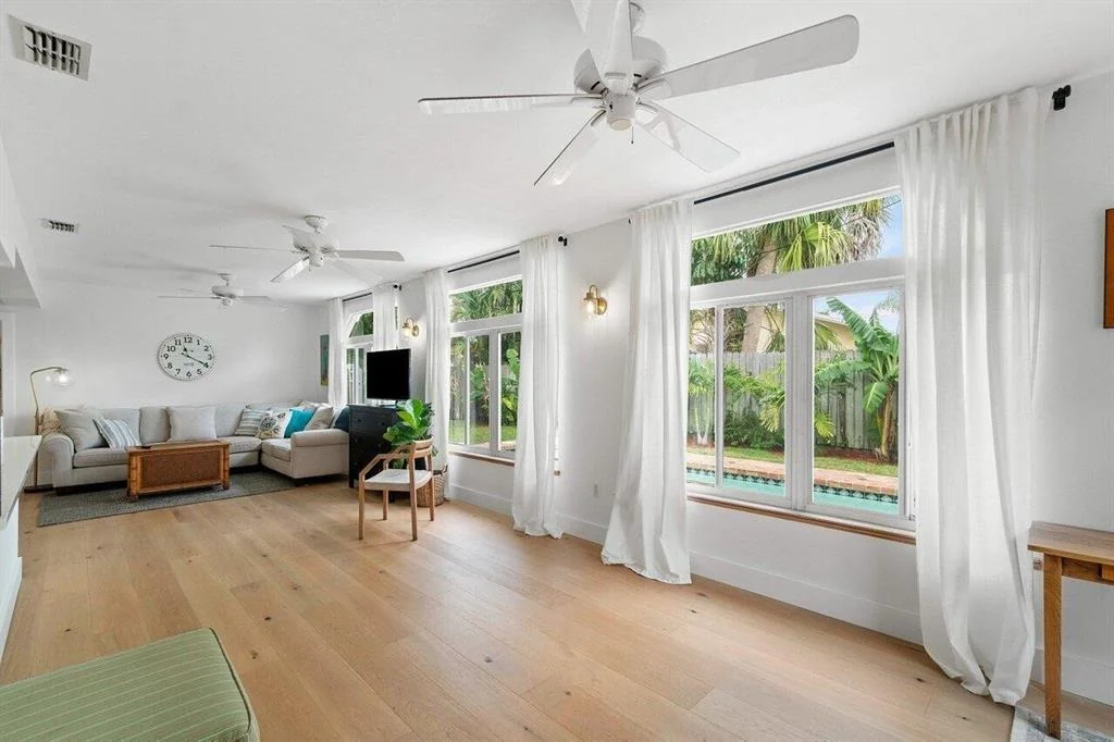 Photo of 827 NW 6th Drive