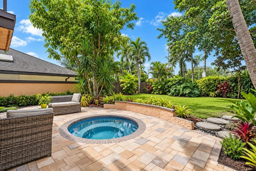 Photo of 6599 Pond Apple Road